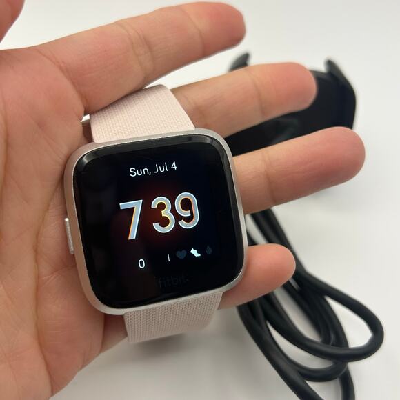 Fitbit FB415 Digital Smart Watch – Pink Band – Fully Working with Charger - Picture 6 of 7